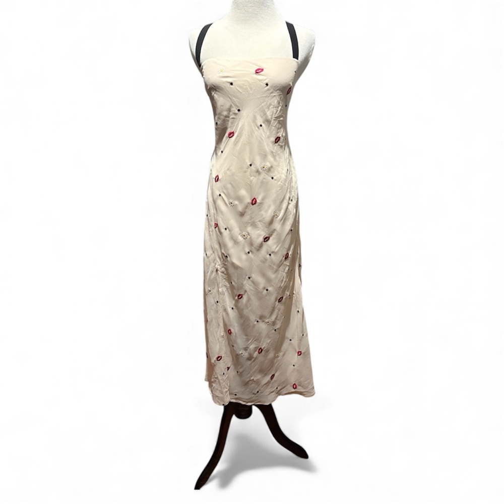 Elegant Date Night  Maxi Dress with Embroidered Accents